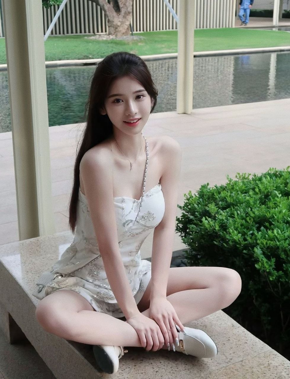 1ORA RAGAZZA ASIA MASSAGGIš„ SENO NATURALE, ...STRETTO,MASSA 2